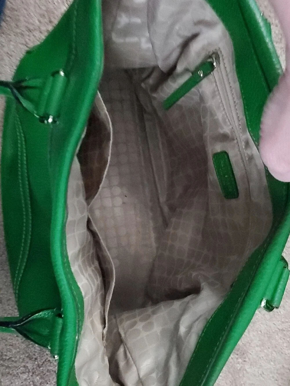 VERY GOOD CONDITION!! KATE SPADE. Green, STURDY/THICK pebble Leather. LARGE BAG.